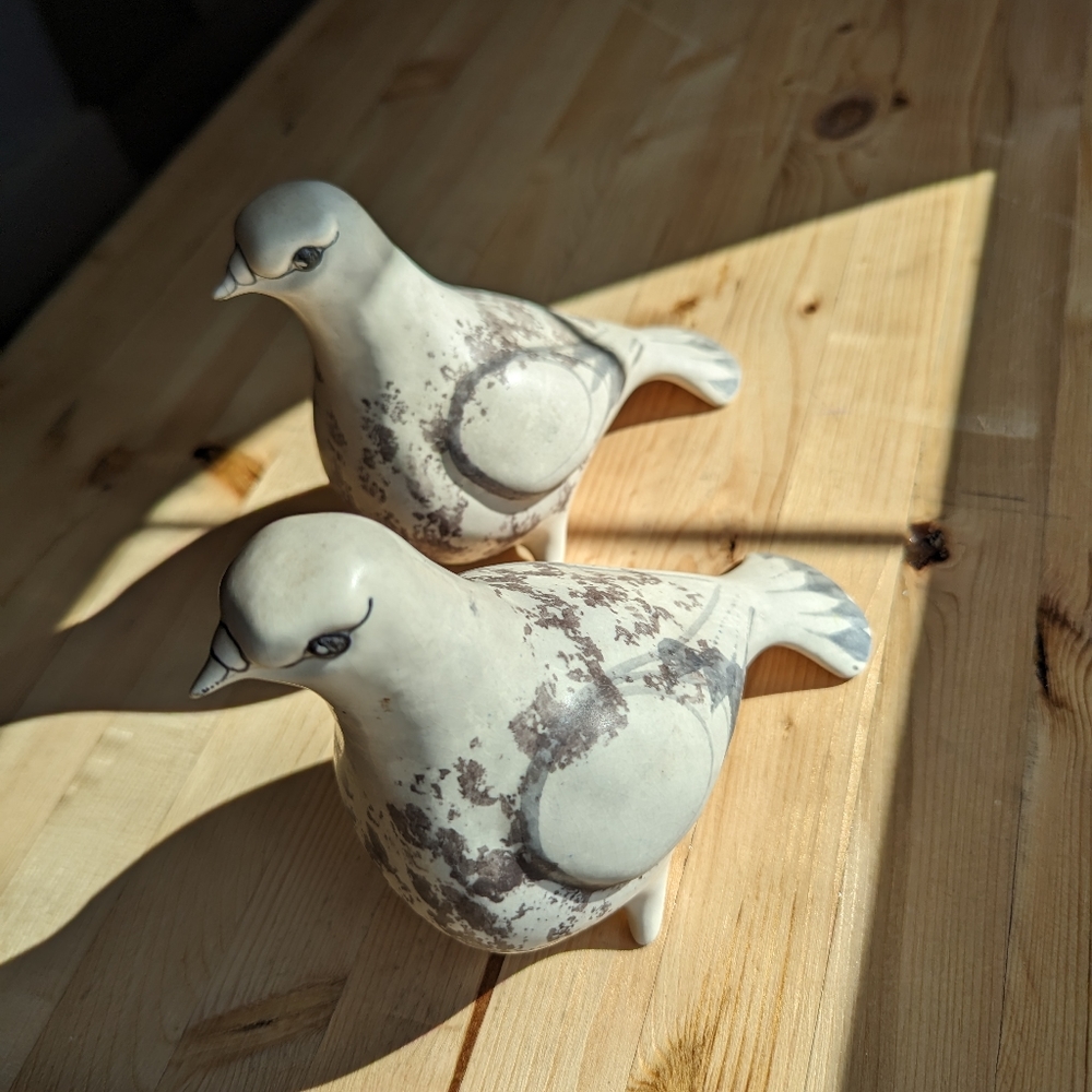 Vintage Pair of Aviemore Ceramic Turtle Doves Pigeon Birds